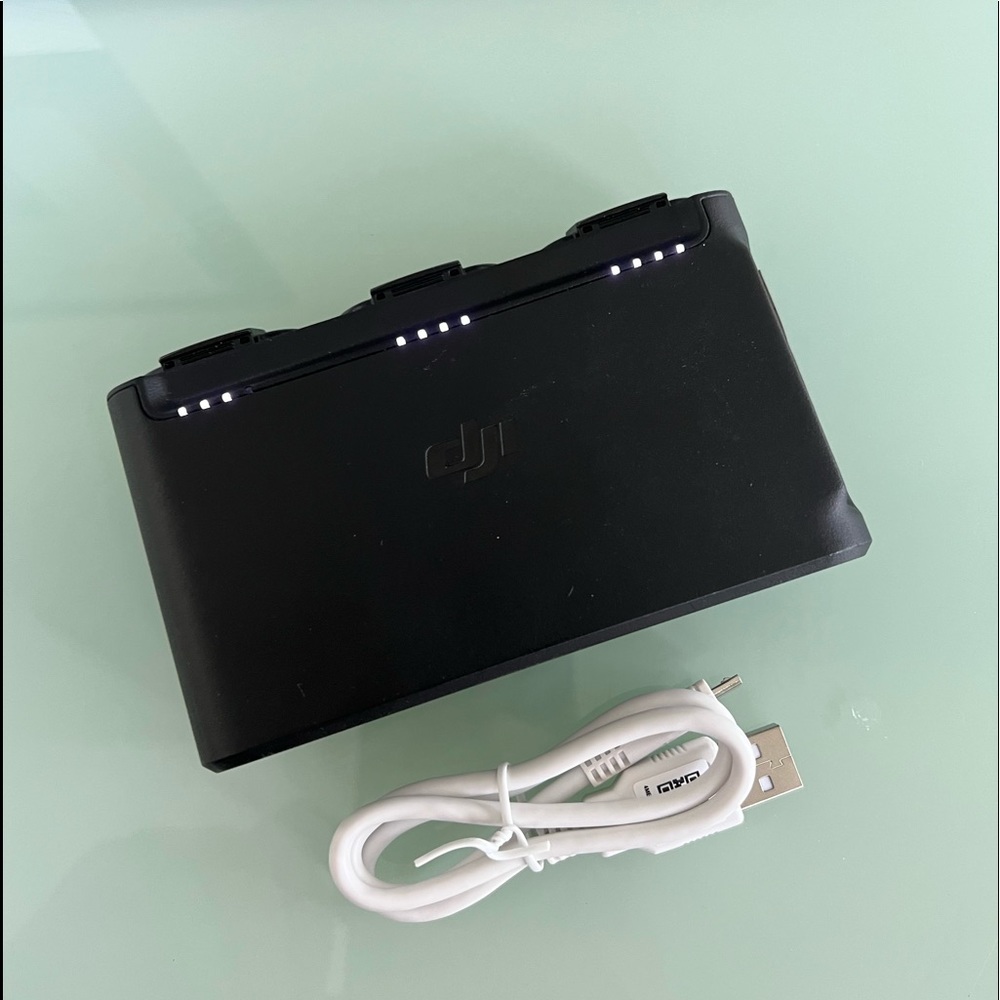 DJI Mini 3 battery pack with charger  | Everything MUST go